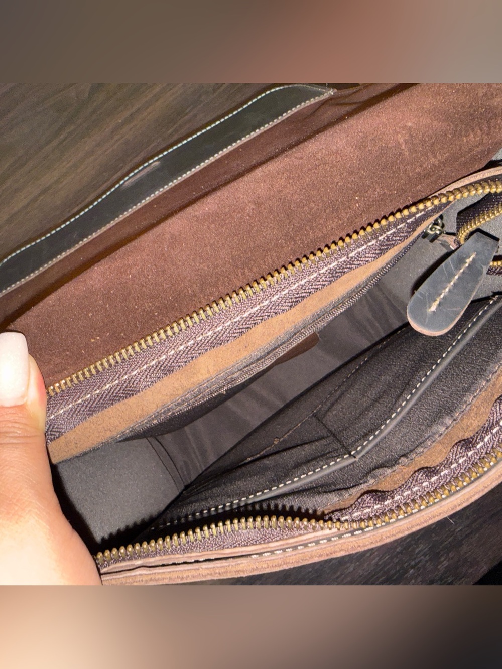 Genuine Leather Unisex Messenger Bag | Crossbody - Picture 4 of 8